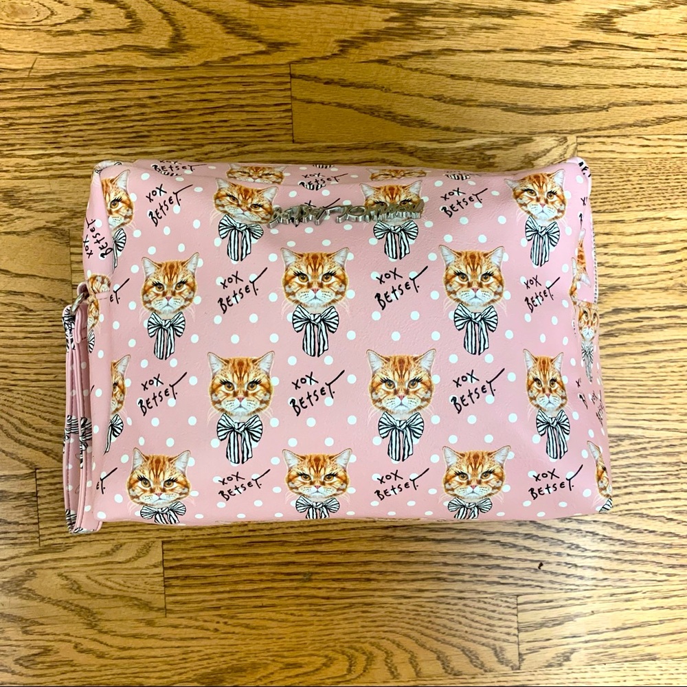 Super Cute Extra Large Cosmetic Bag 💕😸